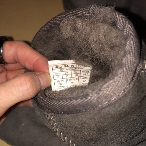 Children’s UGG boots - Picture 4 of 4